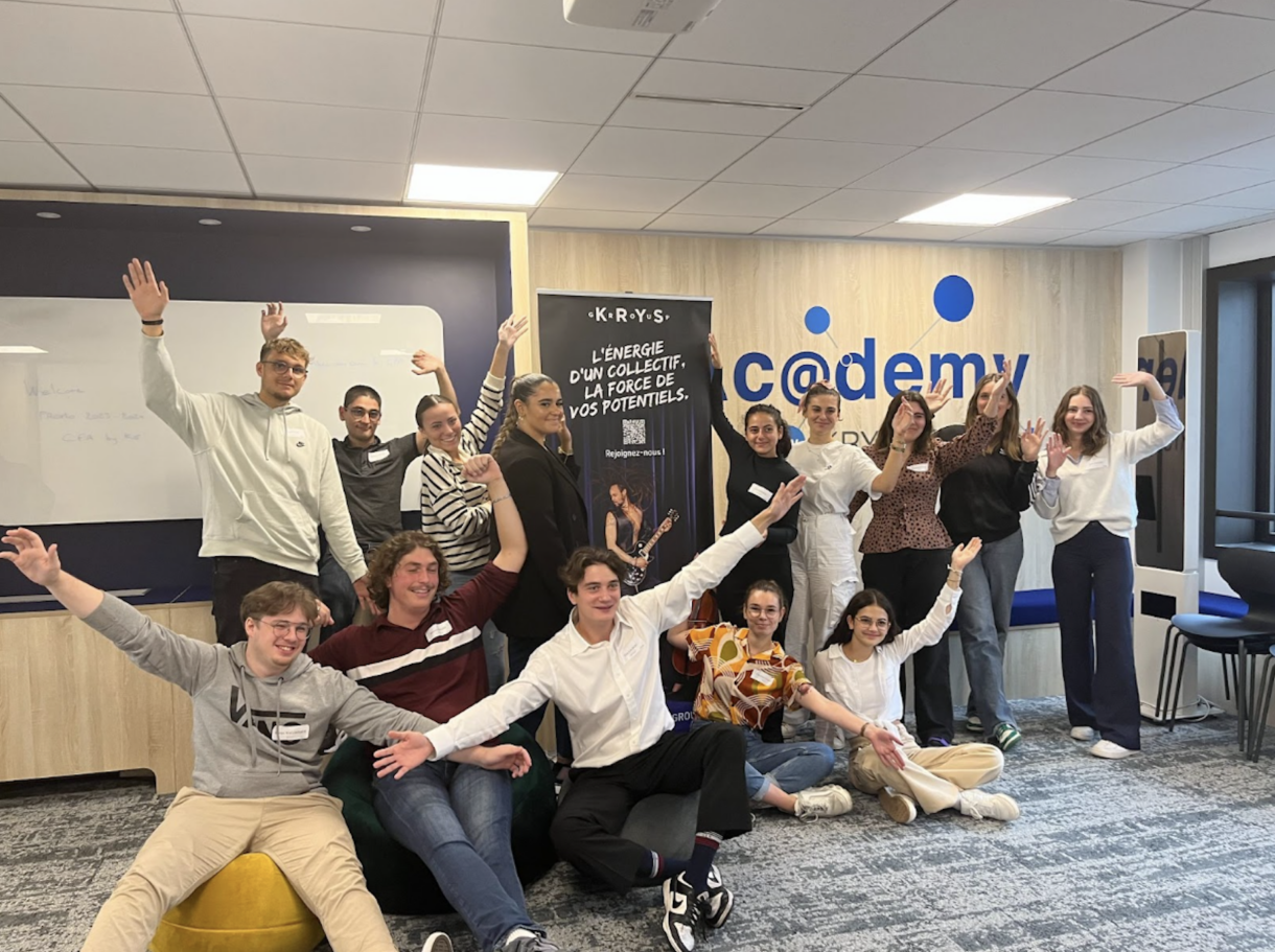 école by KRYS GROUP